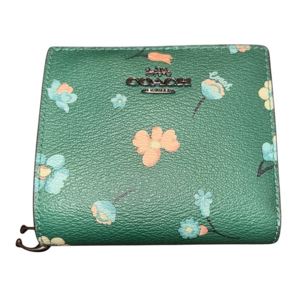 Coach mini camera bag & compact wallet mystical floral print on green. P 14 - Picture 8 of 16